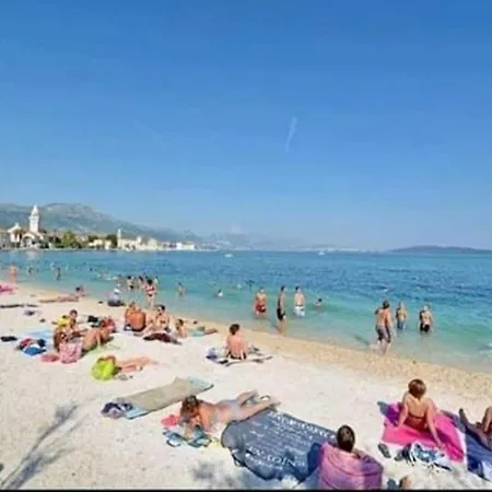 Apartament Roso *